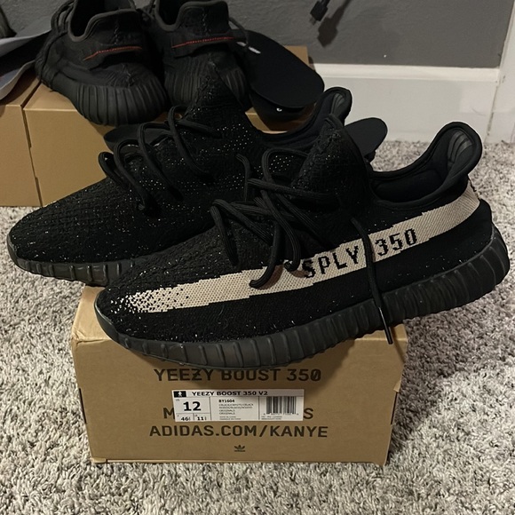 VNDS OREO YEEZY V2 SIZE 12 - Picture 2 of 6